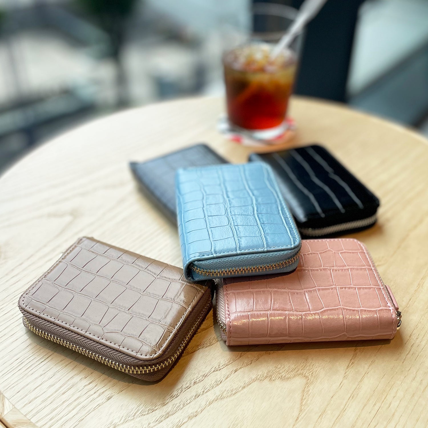 クロコ調カードケース